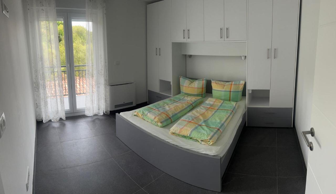 Apartmani Lana Rab Town Exterior photo
